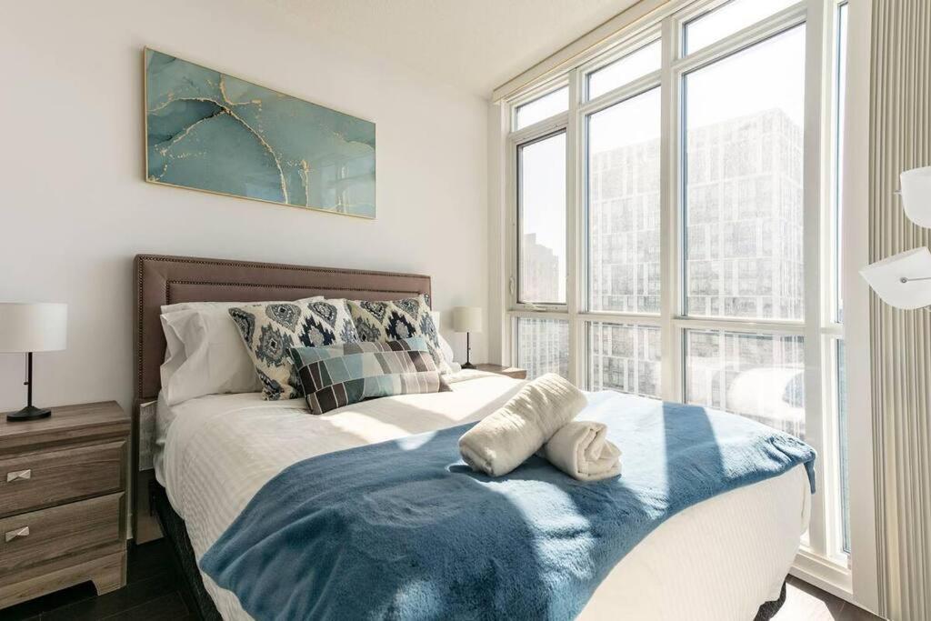Guestic At Cityplace - Lake View & One Free Parking Toronto Eksteriør bilde