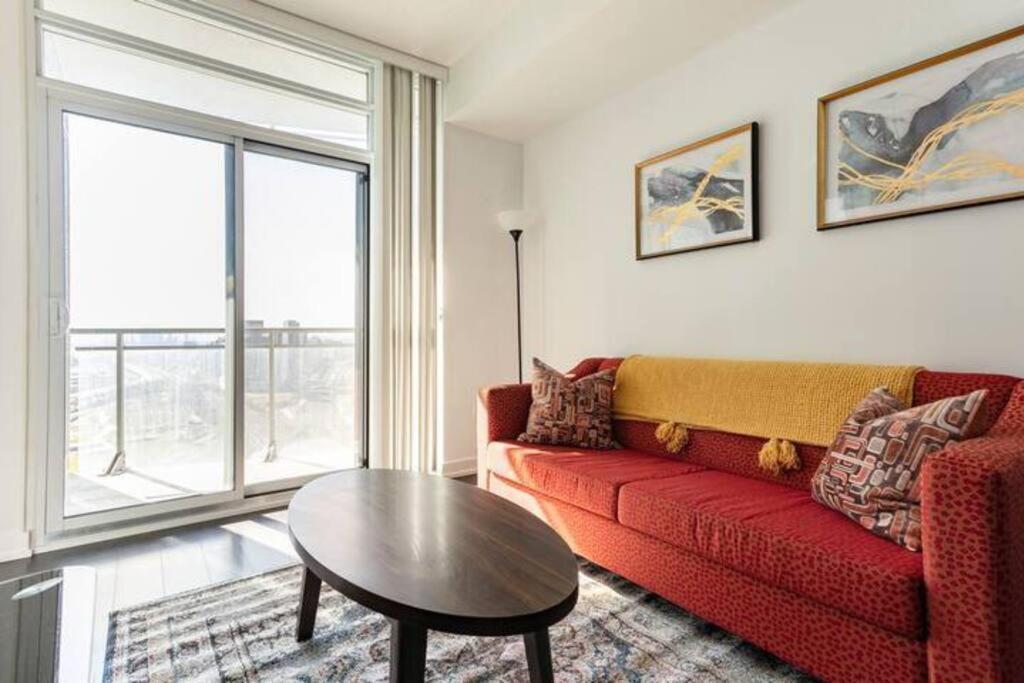 Guestic At Cityplace - Lake View & One Free Parking Toronto Eksteriør bilde